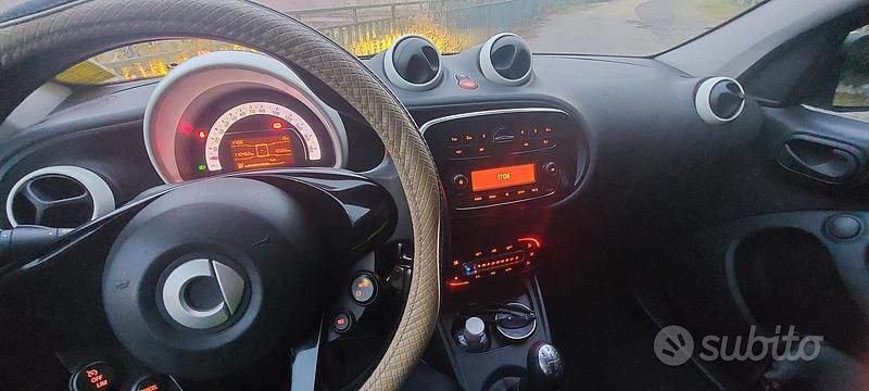 Usata Smart ForFour 71 CV (52 kW) 2016 Bianco Utilitaria