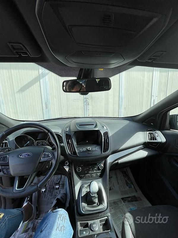 Usata Ford Kuga 120 CV (88 kW) 2018 Grigio SUV