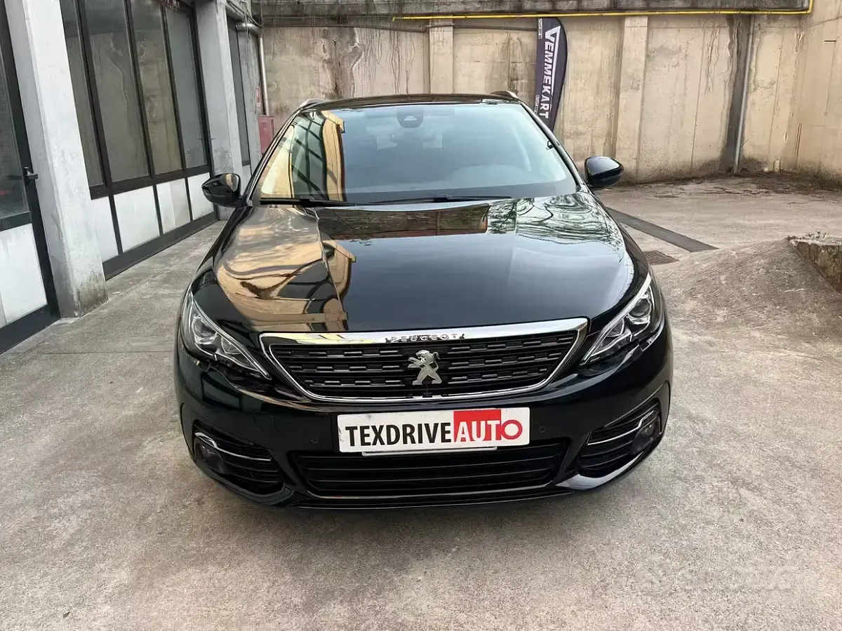 Usata Peugeot 308 Active 131 CV (96 kW) 2020 Nero Station wagon