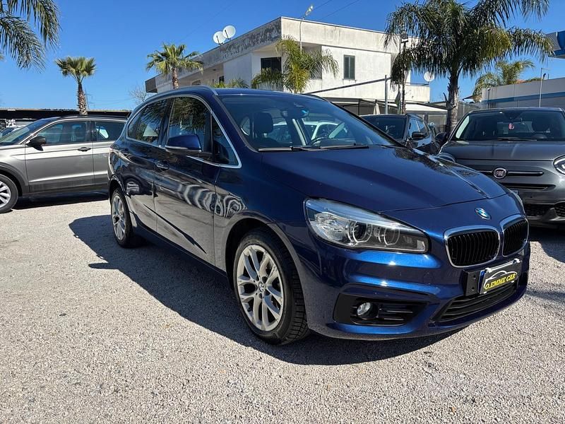 Usata BMW 216 Active Tourer Luxury Line 116 CV (85 kW) 2016 Blu Monovolume