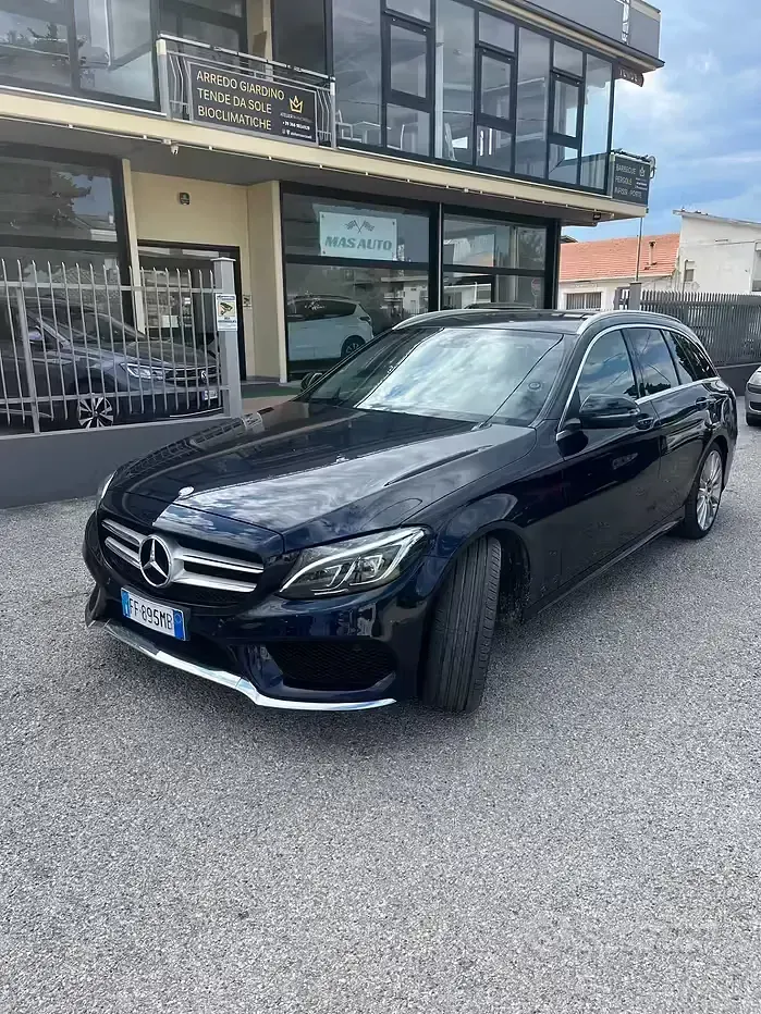 Usado Mercedes C220 Premium 170 CV (125 kW) 2016 Azul Familiar