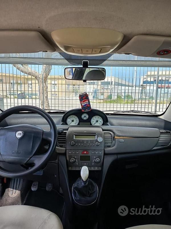 Usata Lancia Ypsilon 80 CV (58 kW) 2004 Utilitaria