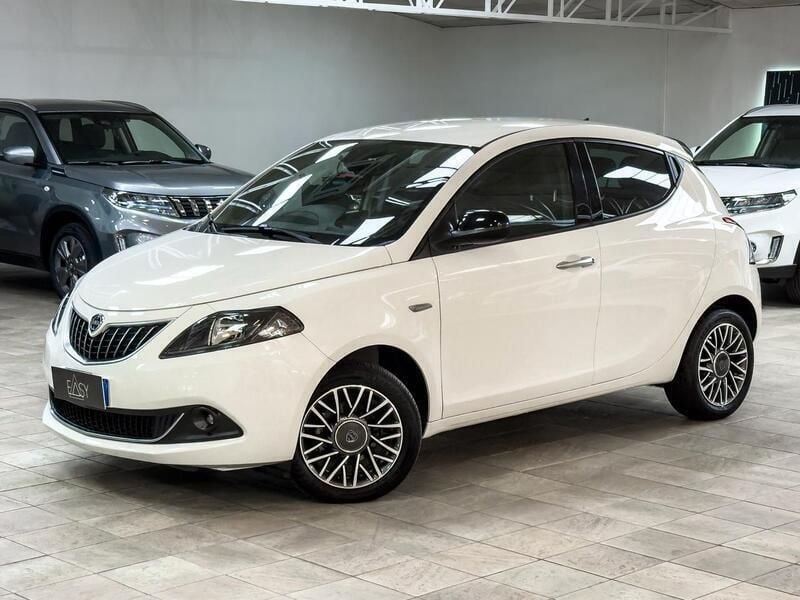 Usata Lancia Ypsilon Silver 69 CV (50 kW) 2023 Bianco Utilitaria