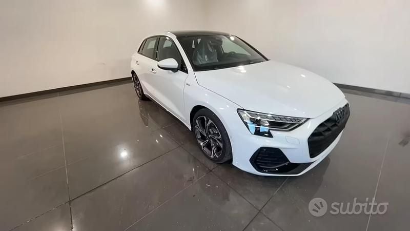 Nuova Audi A3 S-Line 150 CV (110 kW) 2025 Bianco Berlina
