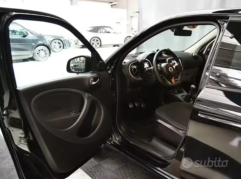 Usata Smart ForFour Passion 90 CV (66 kW) 2016 Nero Utilitaria