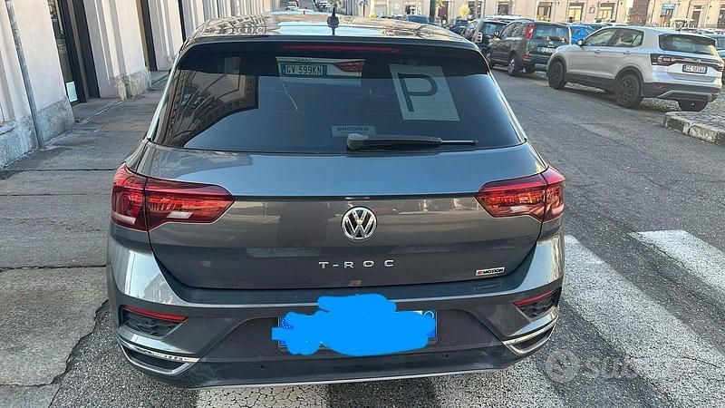 Usata VW T-Roc 150 CV (110 kW) 2018 Grigio SUV