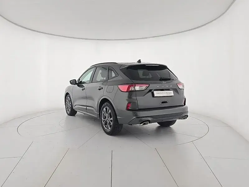 Usata Ford Kuga ST-Line 120 CV (88 kW) 2022 Grigio SUV