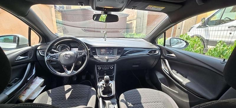 Usata 2017 Opel Astra Active Station wagon | 8800 € (Cara) - Immagine 1/4