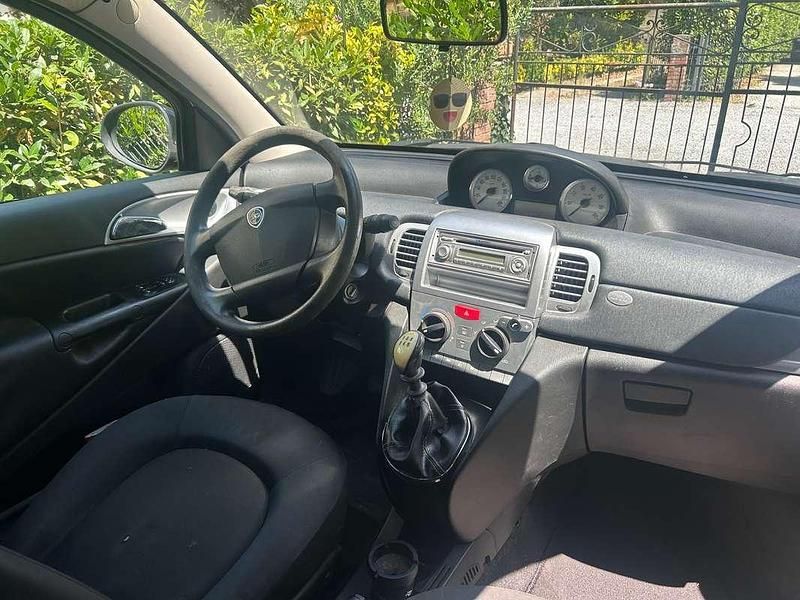 Usata Lancia Ypsilon 69 CV (50 kW) 2011 Utilitaria