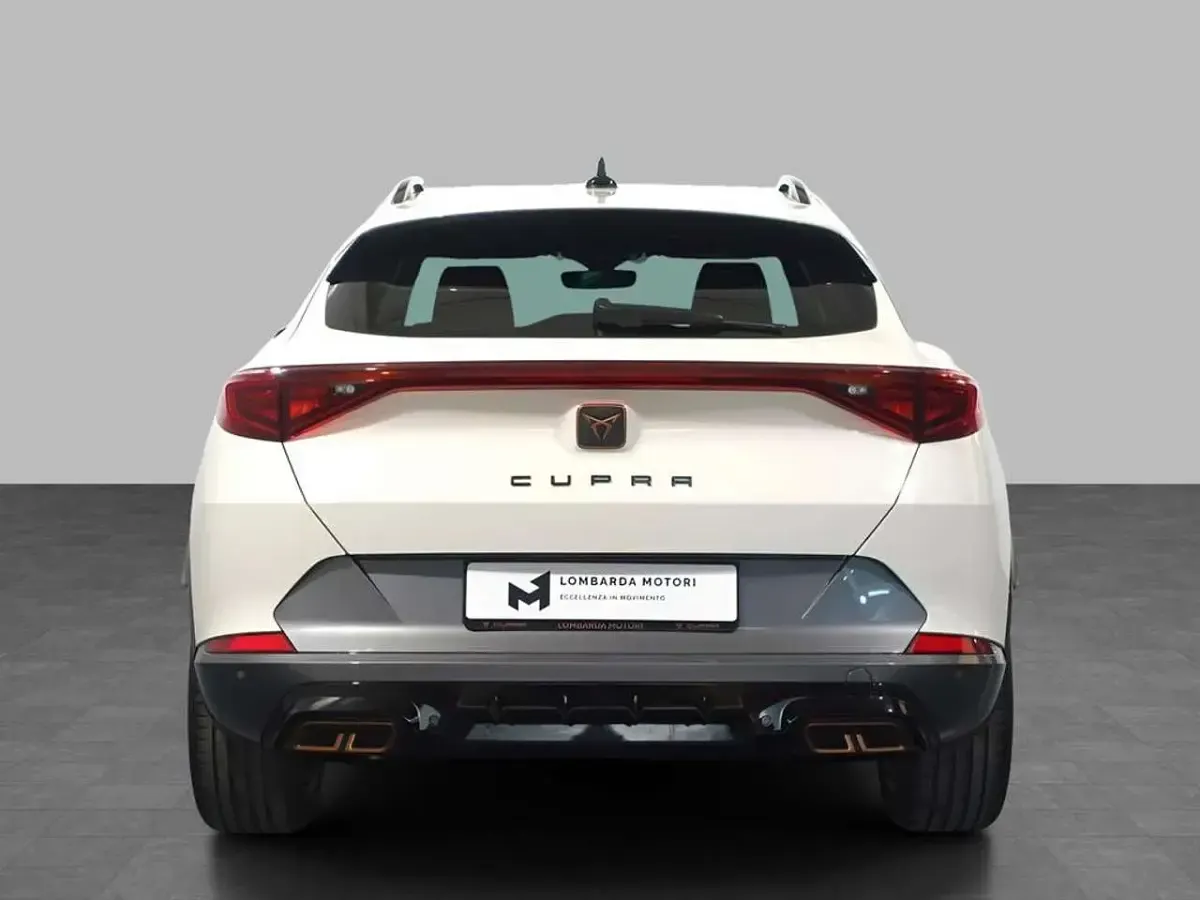 Usata Cupra Formentor 204 CV (150 kW) 2023 B4 bianco "candy" SUV