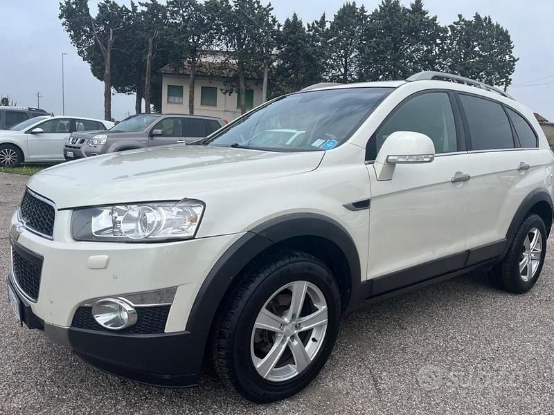 Usata Chevrolet Captiva LTZ 184 CV (135 kW) 2012 Bianco SUV