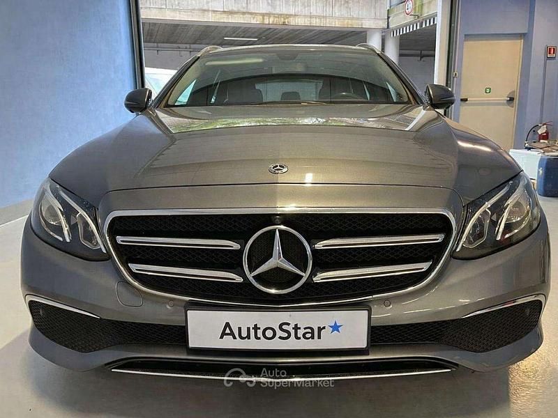 Begagnad Mercedes E200 Premium 200 HK (147 kW) 2021 Grå Sedan