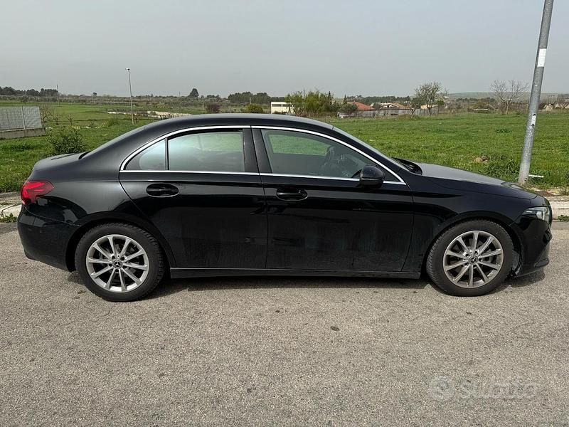 Usata Mercedes A200 150 CV (110 kW) 2020 Nero Berlina