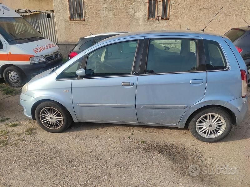 Usata Lancia Musa 2008 Blu Monovolume