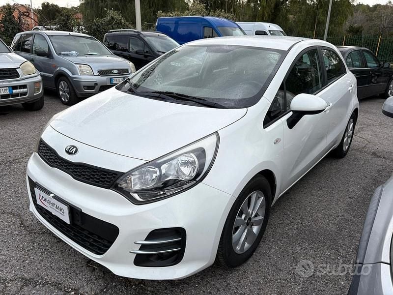 Usata Kia Rio 83 CV (61 kW) 2017 Bianco Berlina