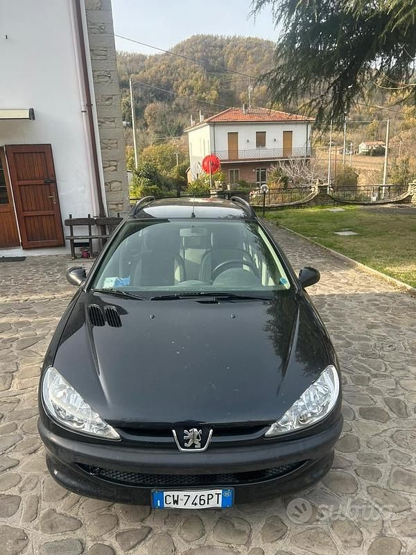 Nero Usata 2005 Peugeot 206 Station wagon | 3500 € - Immagine 1/4