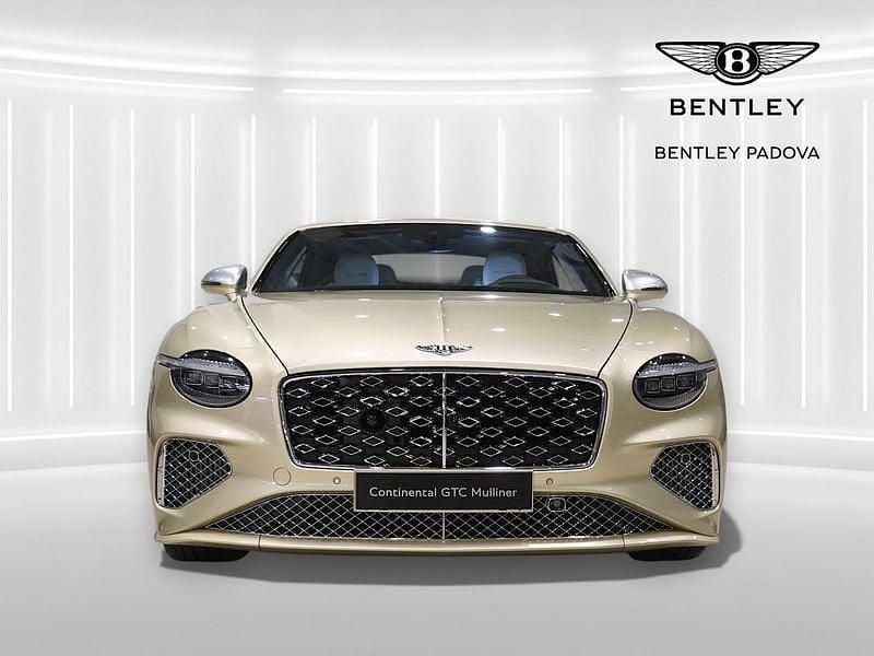 Nuova Bentley Continental Mulliner 782 CV (575 kW) 2025 Oro Coupé