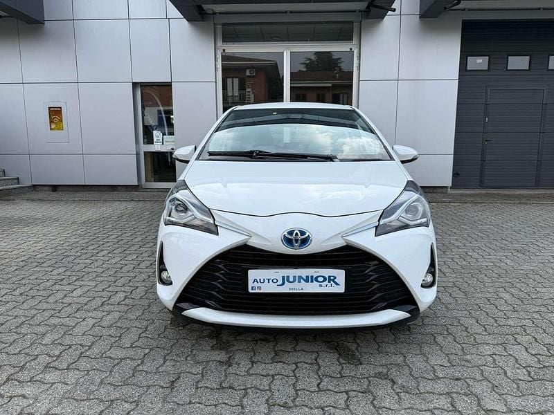 Usata Toyota Yaris Hybrid Active 73 CV (53 kW) 2017 Bianco Berlina