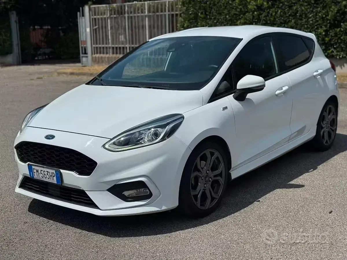Usata Ford Fiesta ST-Line 100 CV (73 kW) 2018 Bianco Utilitaria