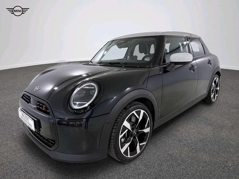Nero Usata 2024 Mini Cooper Classic Due volumi | 33.199 € (Buon prezzo) - Immagine 1/4