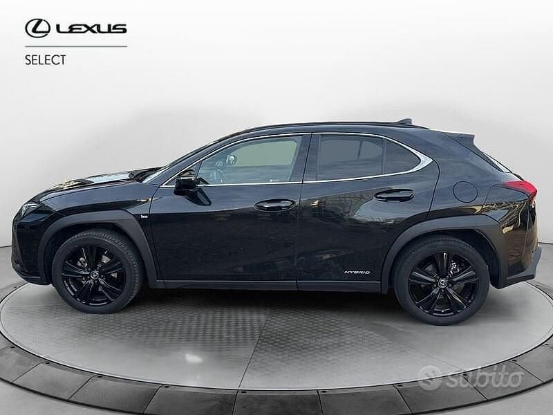 Usata Lexus UX 183 CV (134 kW) 2021 Nero SUV