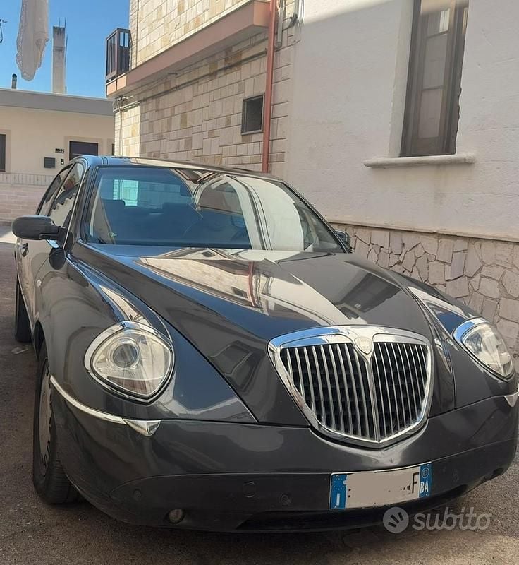 Grigio Usata 2003 Lancia Thesis Tre volumi | 1900 € (Ottimo prezzo) - Immagine 1/4
