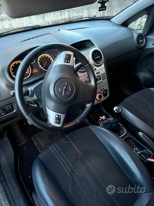 Usata Opel Corsa 2013 Nero Utilitaria