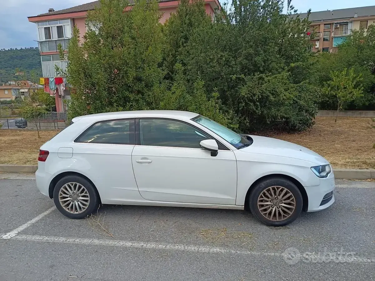 Usata Audi A3 122 CV (89 kW) 2013 Bianco Berlina