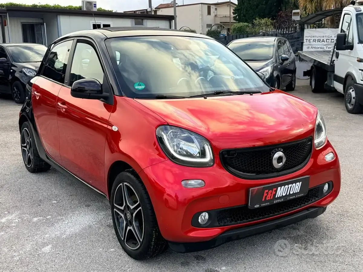 Usata Smart ForFour Prime 71 CV (52 kW) 2016 Rosso Utilitaria