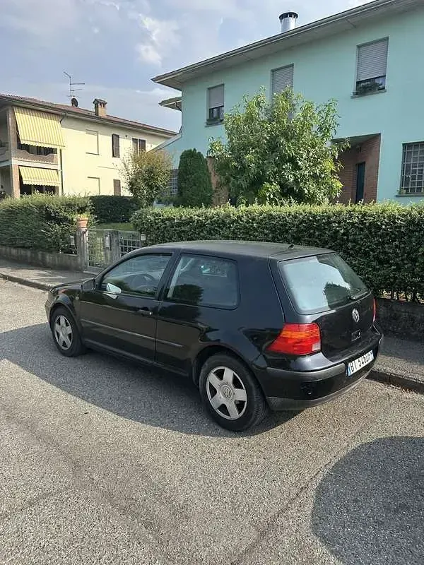 Usata VW Golf IV 75 CV (55 kW) 2001 Nero Berlina
