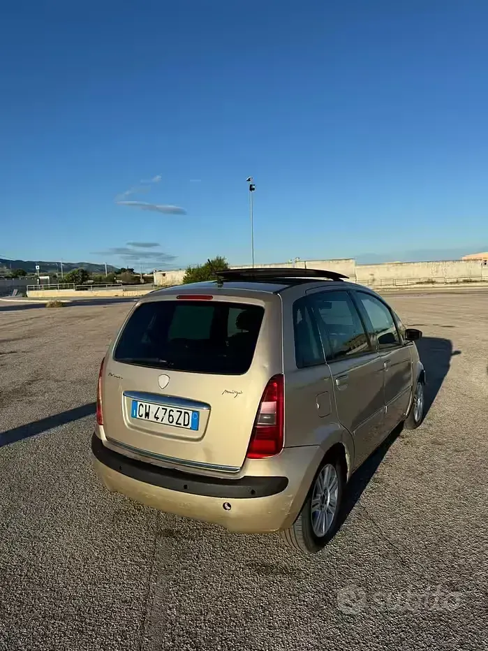 Usata Lancia Musa 69 CV (50 kW) 2005 Monovolume