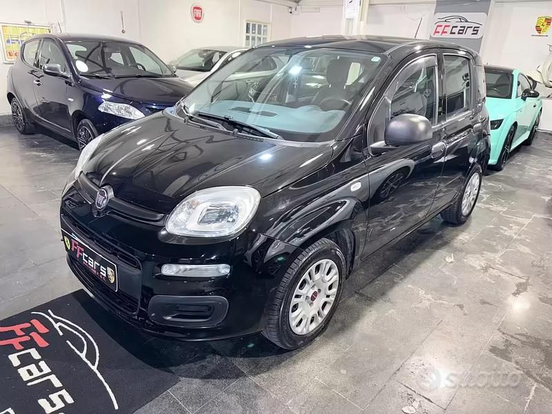 Usata Fiat Panda Lounge 69 CV (50 kW) 2020 Nero Utilitaria