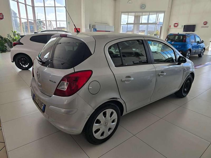 Usata Opel Corsa Edition 95 CV (69 kW) 2010 Argento Berlina