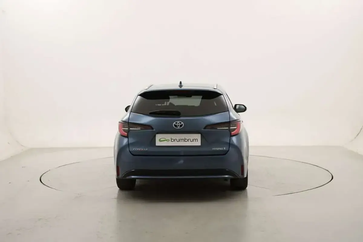 Usata Toyota Corolla Style 122 CV (89 kW) 2022 Blu Station wagon