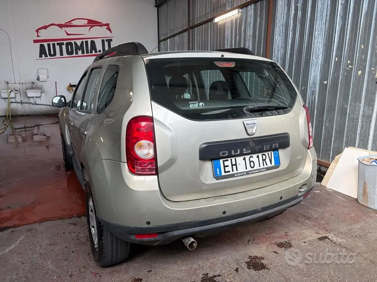 Usata Dacia Duster Lauréate 110 CV (80 kW) 2013 Grigio SUV