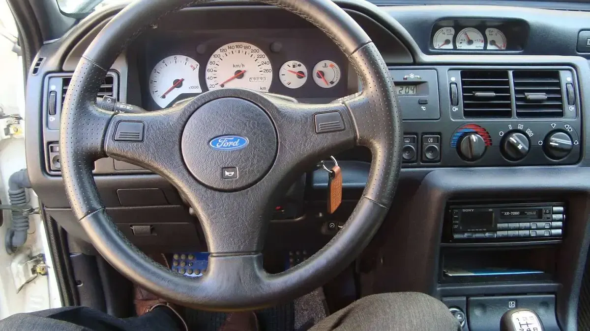 Usata Ford Escort RS 220 CV (161 kW) 1992 Bianco Berlina