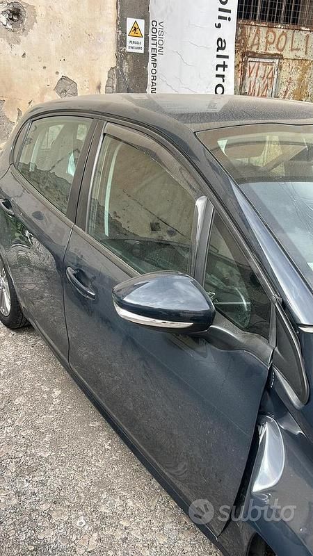 Usata Peugeot 208 2017 Utilitaria