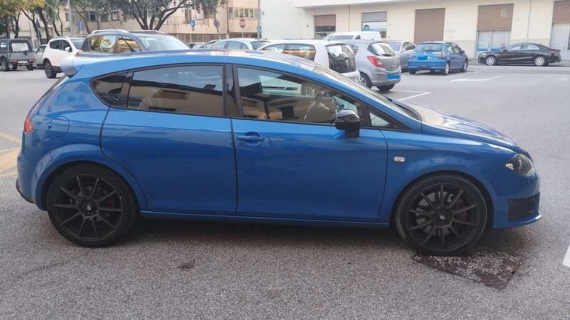 Usata Seat Leon CUPRA 265 CV (194 kW) 2010 Blu/azzurro Berlina