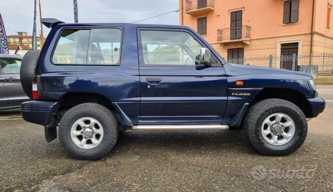 Usata Mitsubishi Pajero 208 CV (152 kW) 2000 Blu SUV