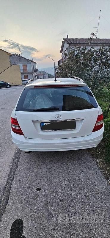 Usata Mercedes C220 125 CV (91 kW) 2011 Berlina