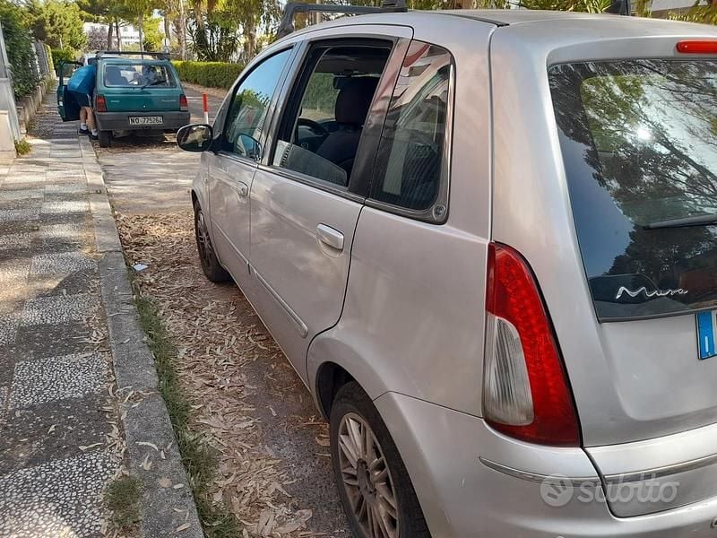 Usata Lancia Musa 90 CV (66 kW) 2010 Monovolume