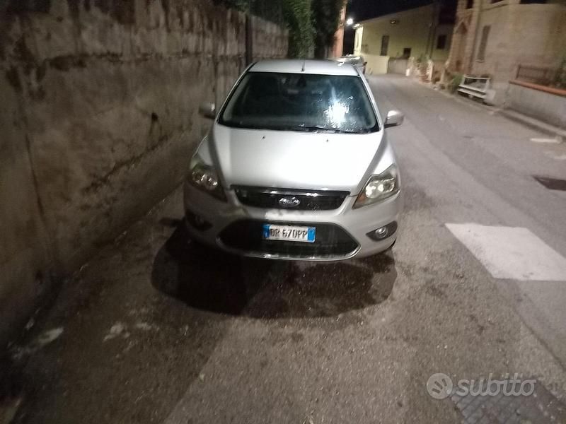 Usata Ford Focus 90 CV (66 kW) 2009 Grigio Berlina