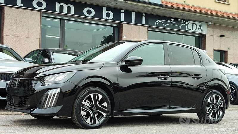 Usata Peugeot 208 Allure 101 CV (74 kW) 2025 Nero Utilitaria