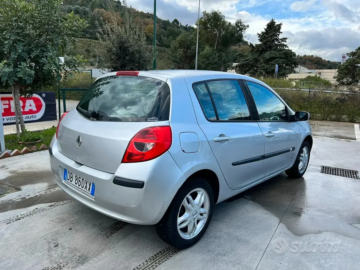 Usata Renault Clio 2006 Grigio Utilitaria