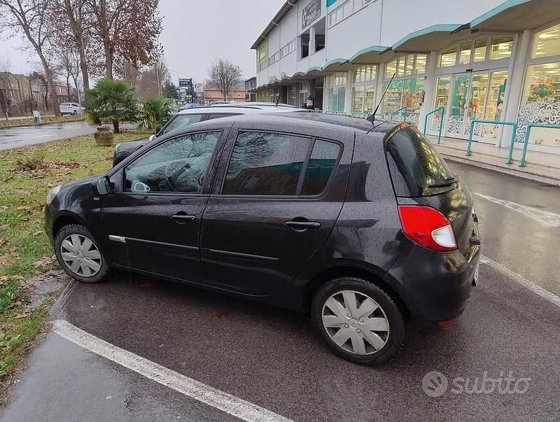 Usata Renault Clio IV 100 CV (73 kW) 2012 Nero Utilitaria