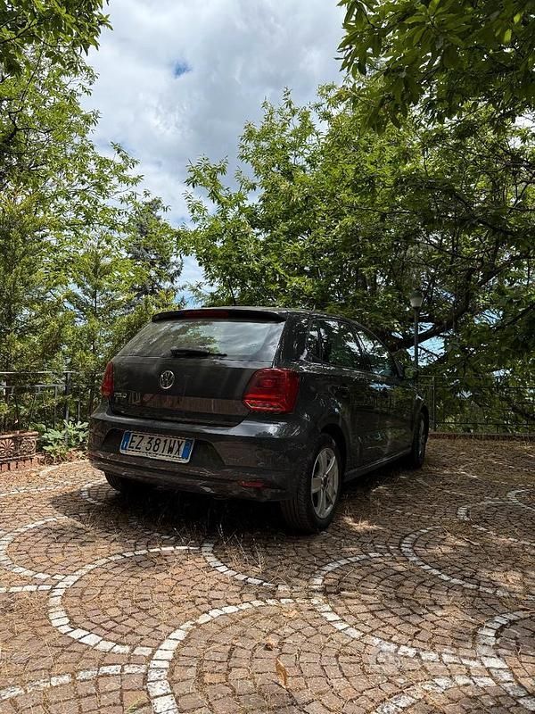 Usata VW Polo 75 CV (55 kW) 2015 Grigio Utilitaria
