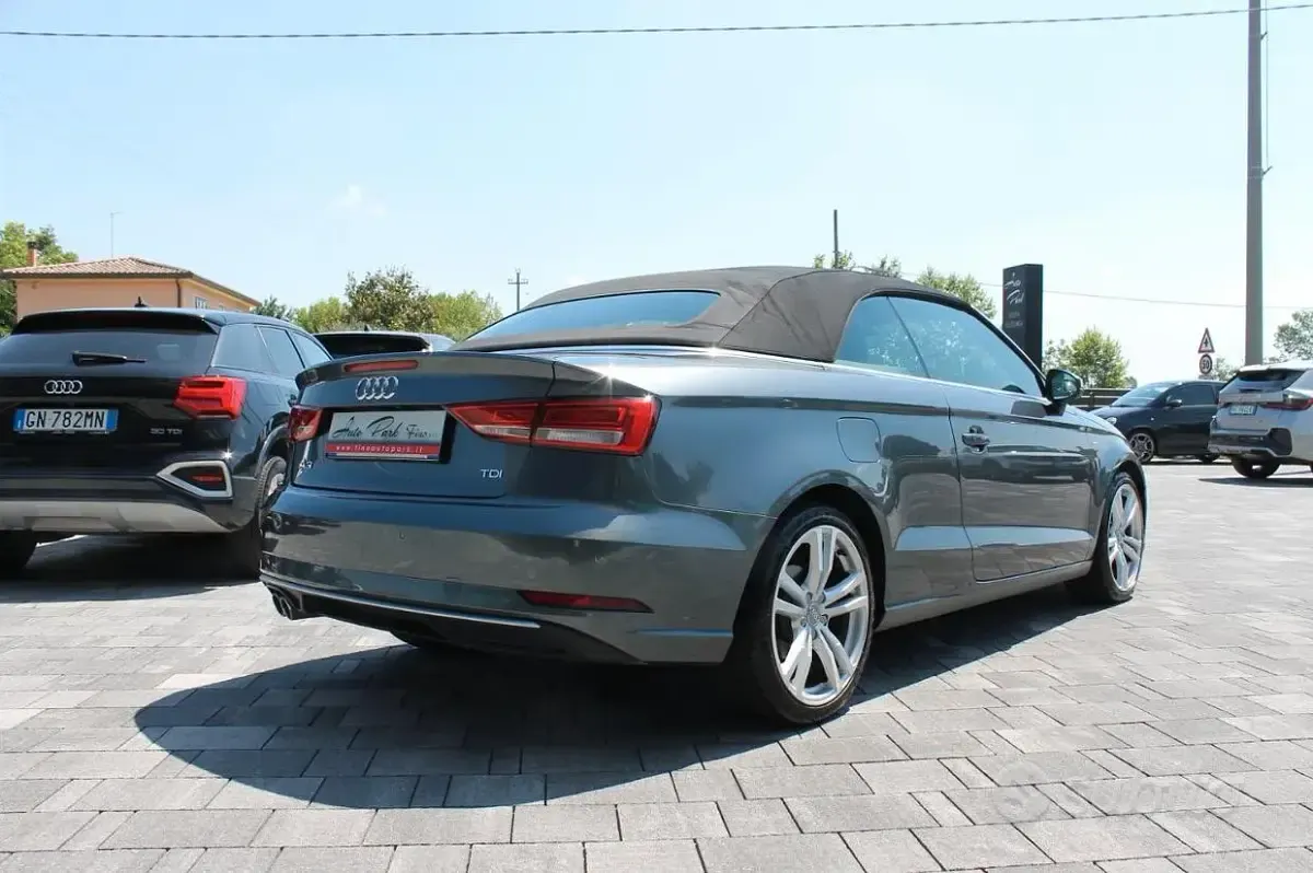 Usata Audi A3 Cabriolet Business 150 CV (110 kW) 2018 Grigio Cabrio