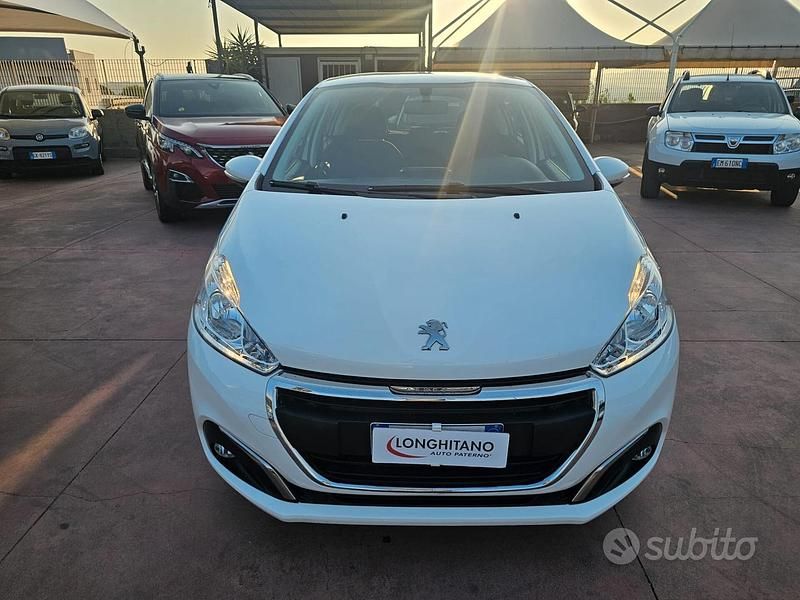 Usata Peugeot 208 102 CV (75 kW) 2019 Bianco Utilitaria