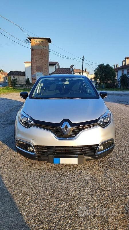 Usata Renault Captur 90 CV (66 kW) 2016 Grigio SUV