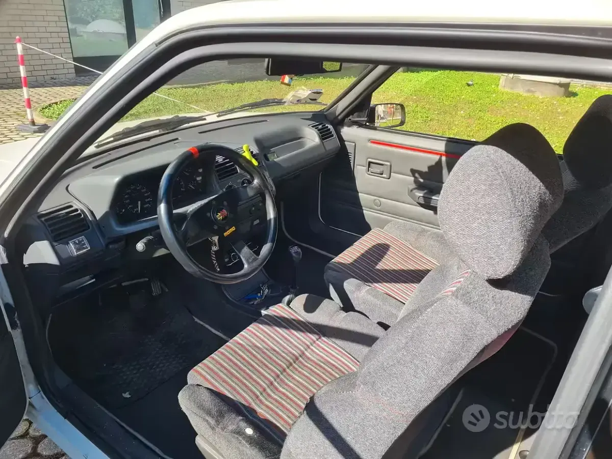 Usata Peugeot 205 83 CV (61 kW) 1989 Utilitaria